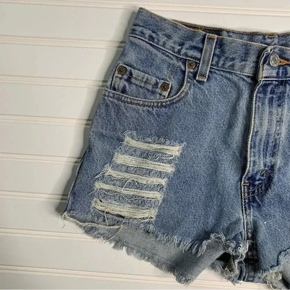 Vintage Levis 569 Denim Shorts - Picture 2 of 7
